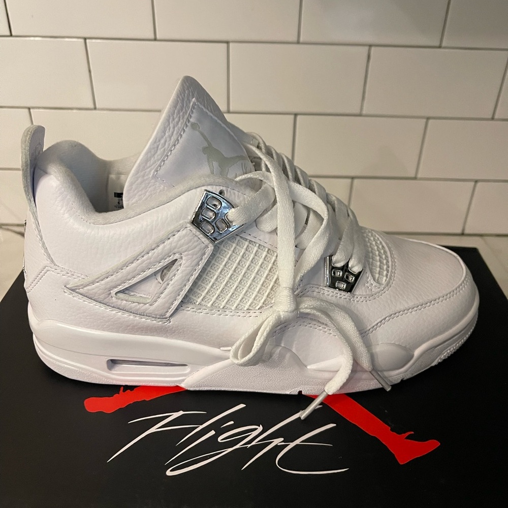 Men’s Jordan Retro 4 Pure $ Size 6.